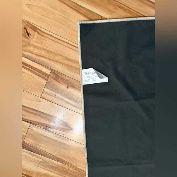 Ruggable - Picture 6 of 8